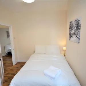  Holiday home Cheerful 3 Bedroom In Greater